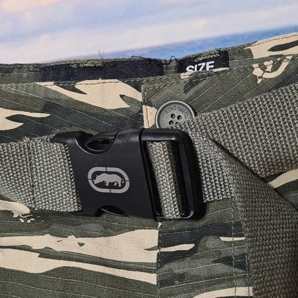 Ecko‎ Unltd Camo Cargo Shorts Size 32 NWT - Picture 2 of 6